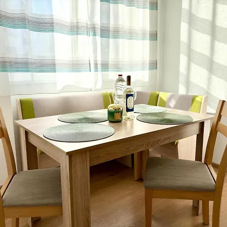 Seaside 2br
