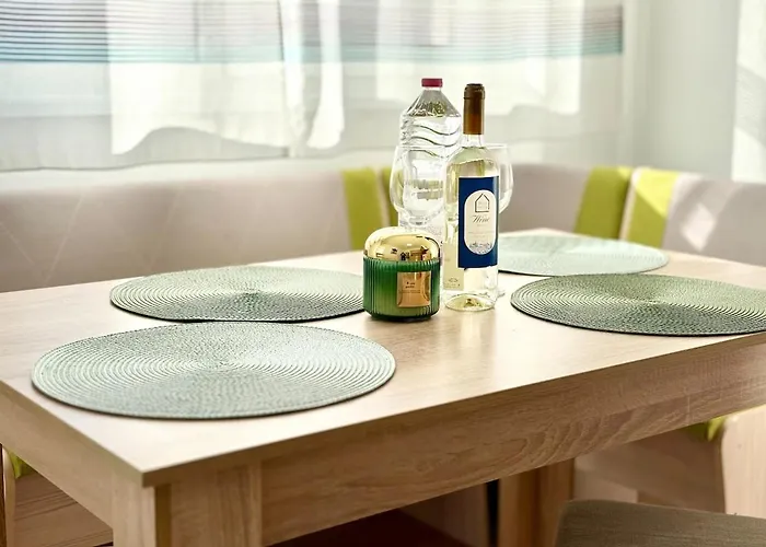 Seaside 2br Apartment *