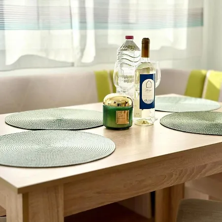 Seaside 2br Free Parking Διαμέρισμα *